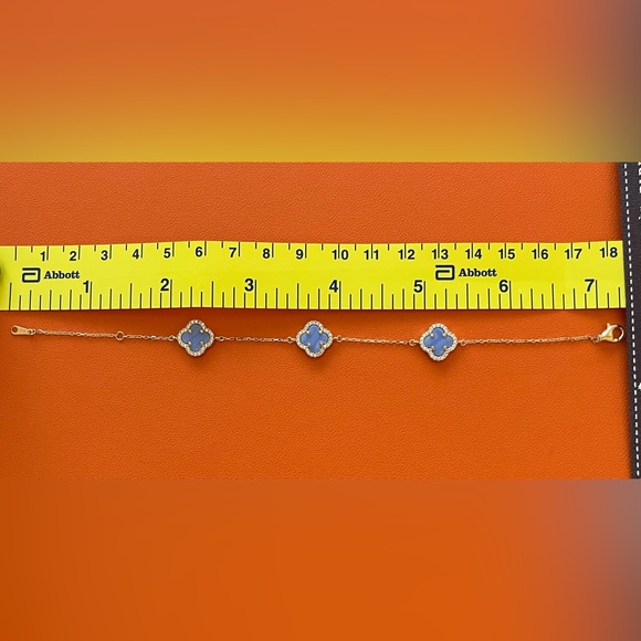 New CLOVER Bracelet 18K Gold Plated Sterling Silver - Picture 8 of 8